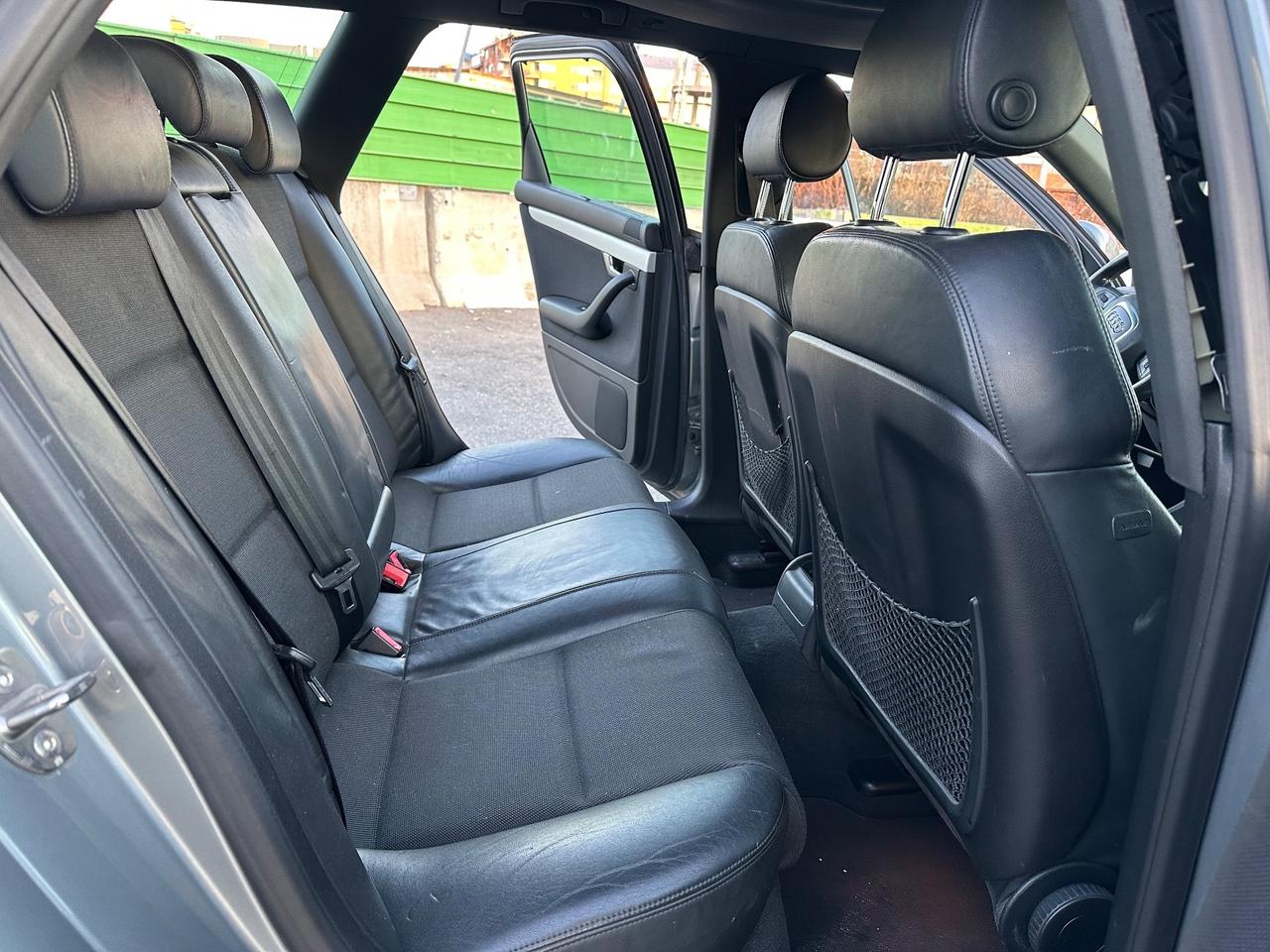 Audi A4 2.0 16V TDI s line