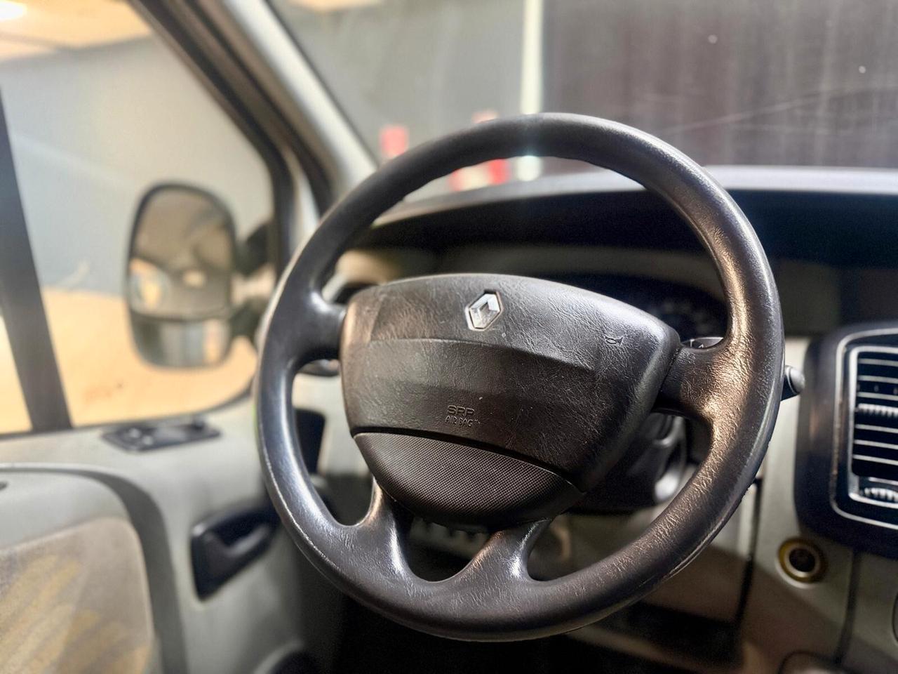 Renault Trafic 2.5 dCi/140 PC-TN Pass.Privil.