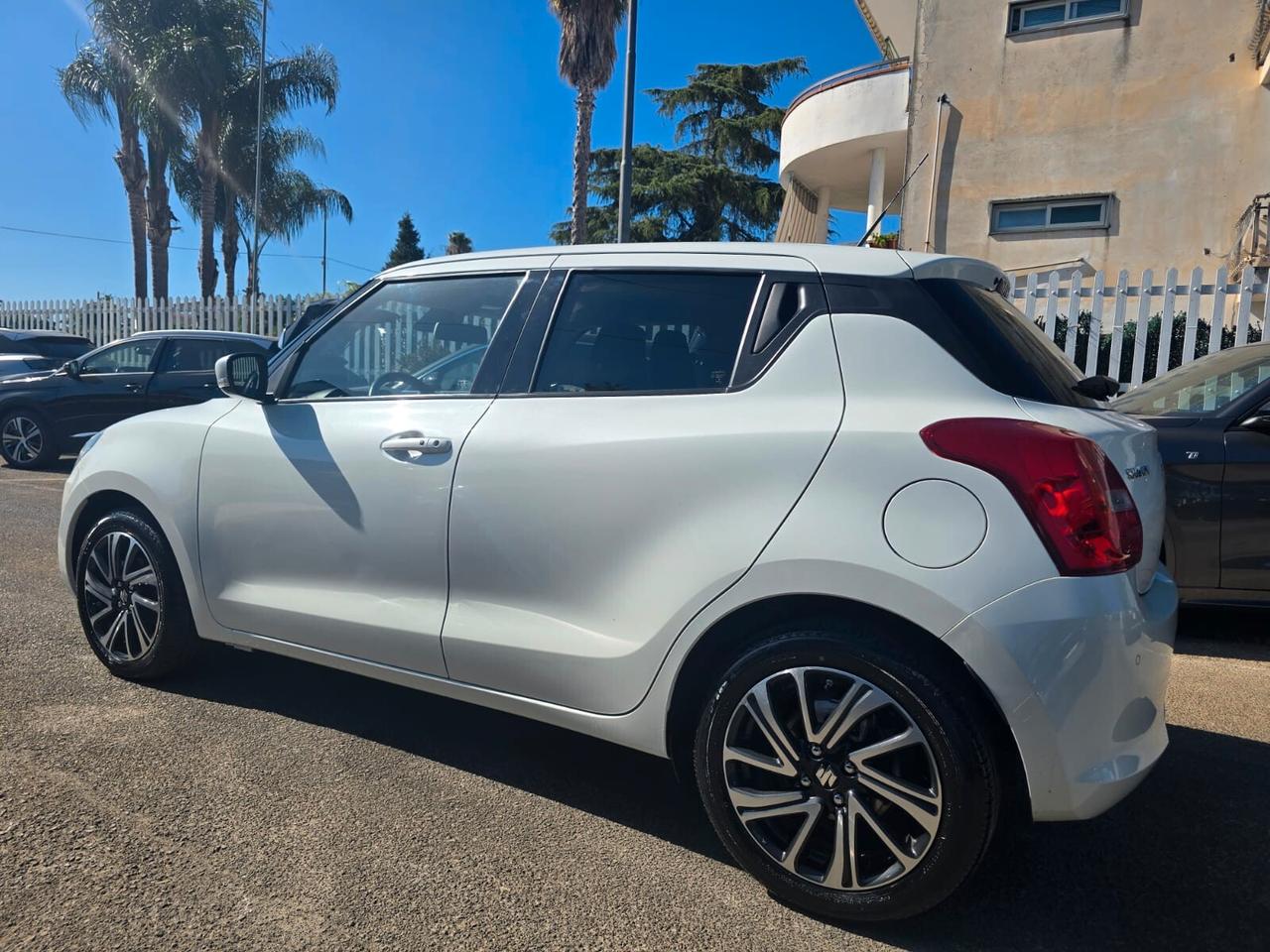 SUZUKI SWIFT 1.2 HYBRID 83CV TOP EDITION FULL PERLATO