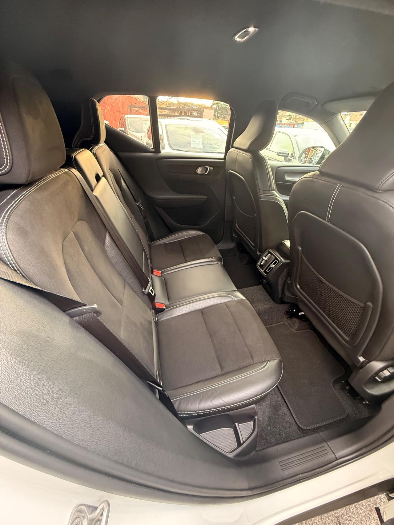 XC40 D4 AWD Geartronic R-design-unipro-