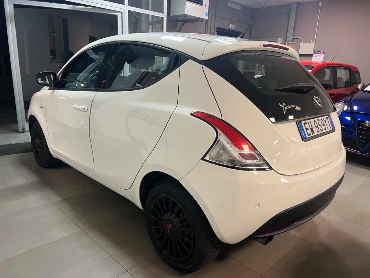 Lancia Ypsilon 1.2 69 CV 5 porte GPL Ecochic Gold