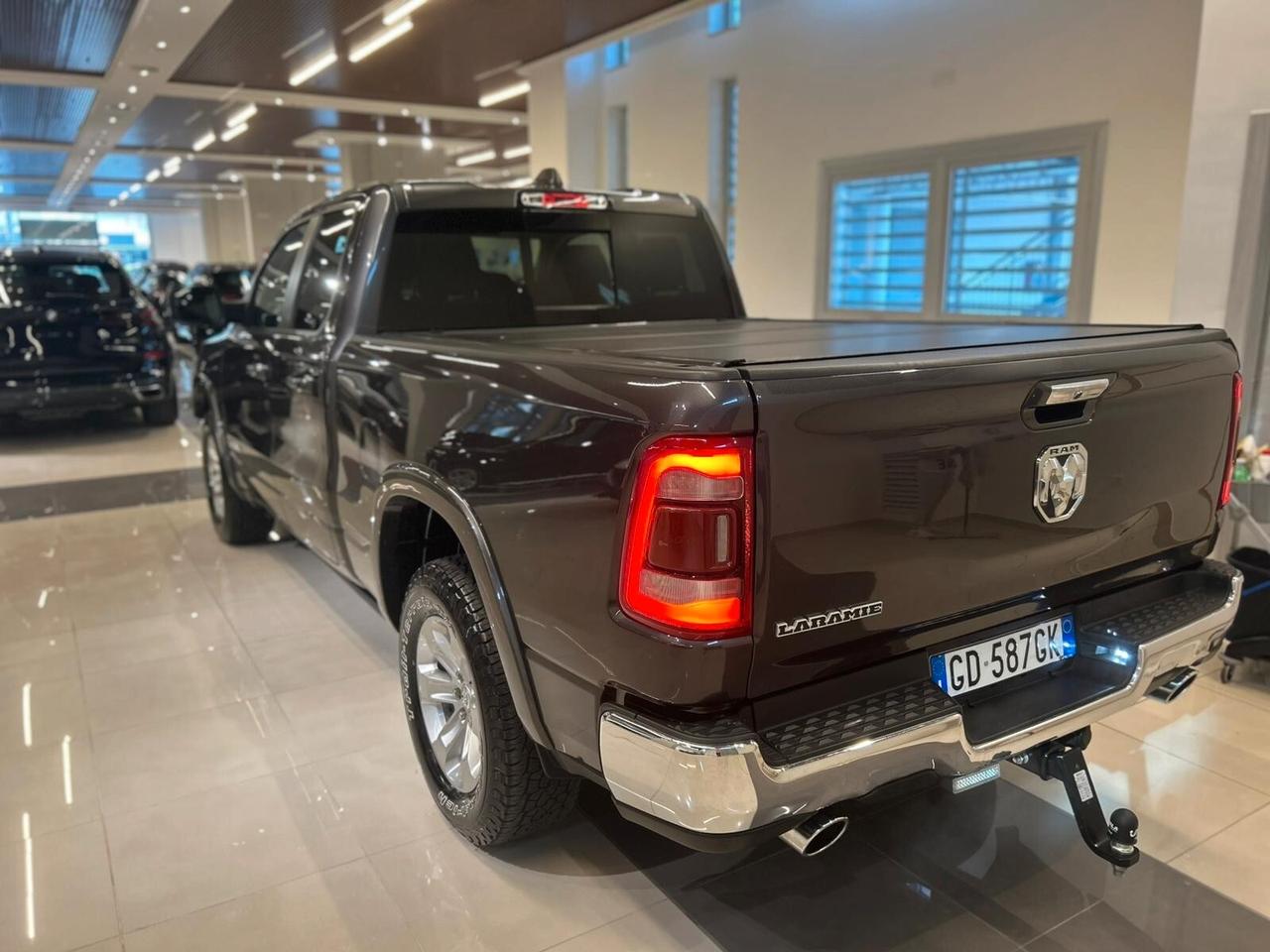 Dodge RAM 1500 5.7 LARAMIE CAB 4WD 395CV auto
