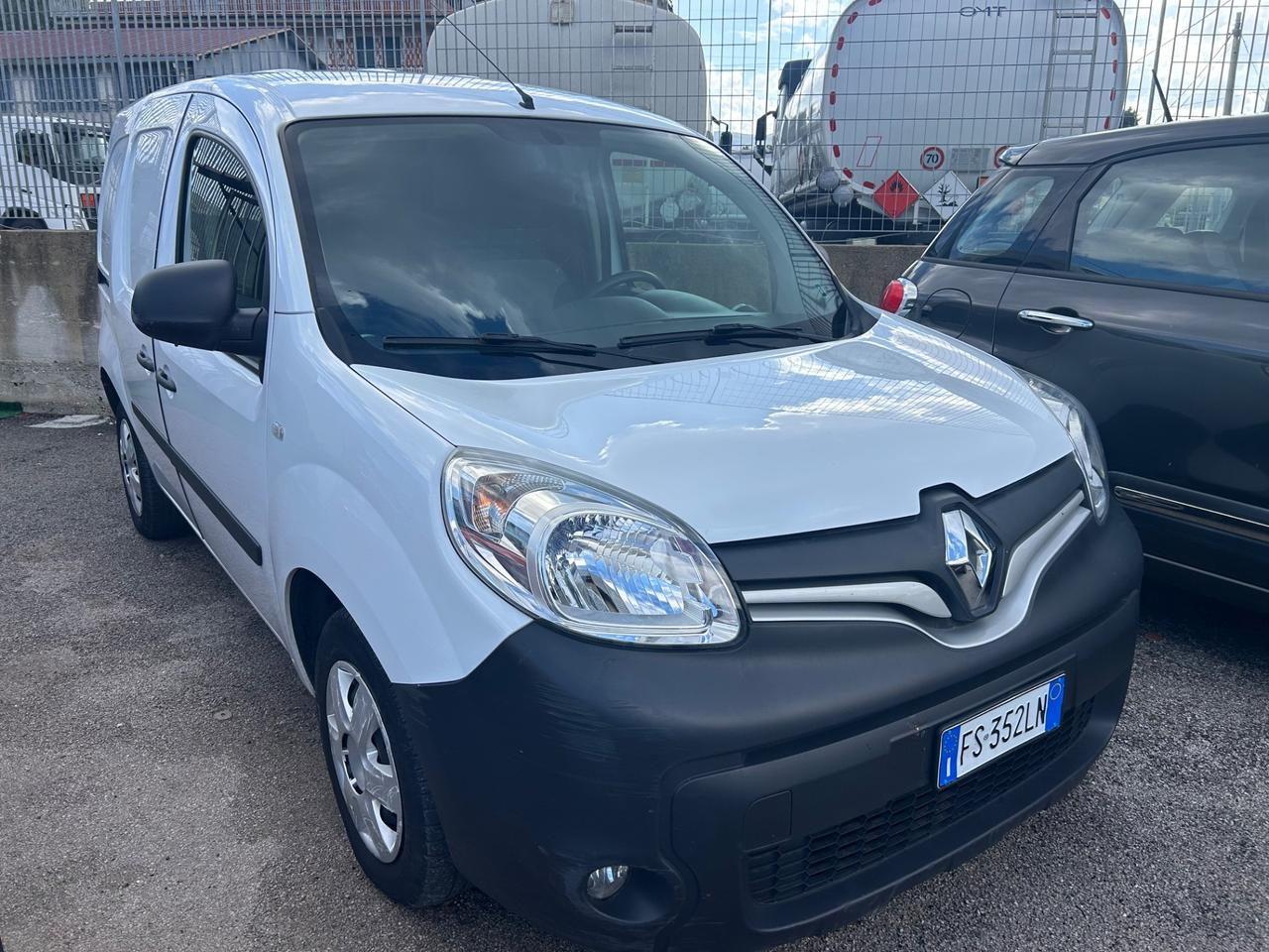 Renault Kangoo 1.5 dCi 90CV coibentato 3 posti