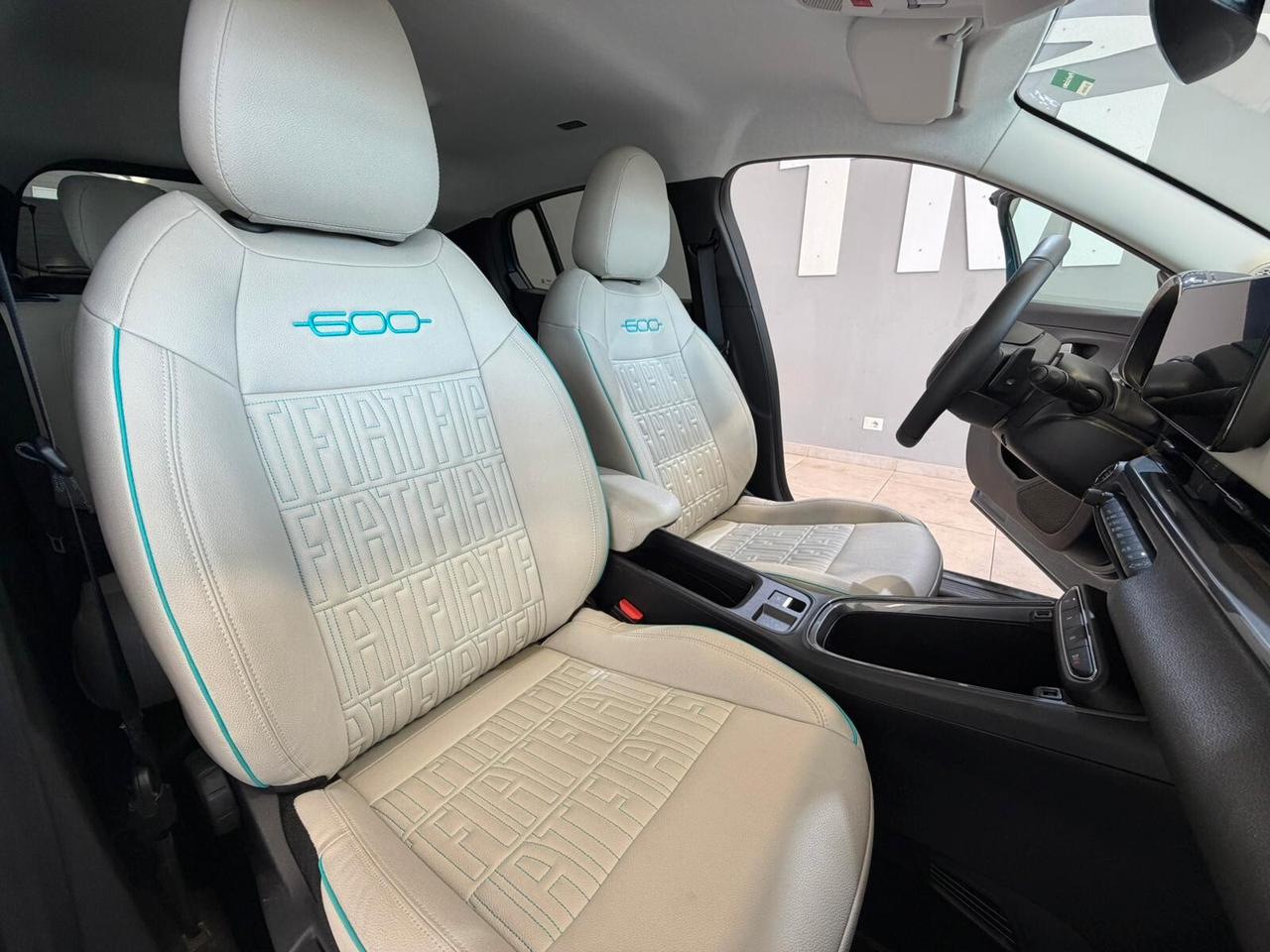 Fiat 600 Hybrid 100 CV DCT MHEV La Prima