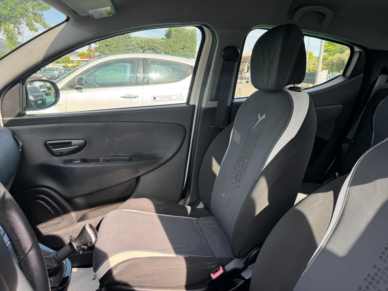 Lancia Ypsilon 0.9 TwinAir 85 CV 5 porte Metano Ecochic Gold