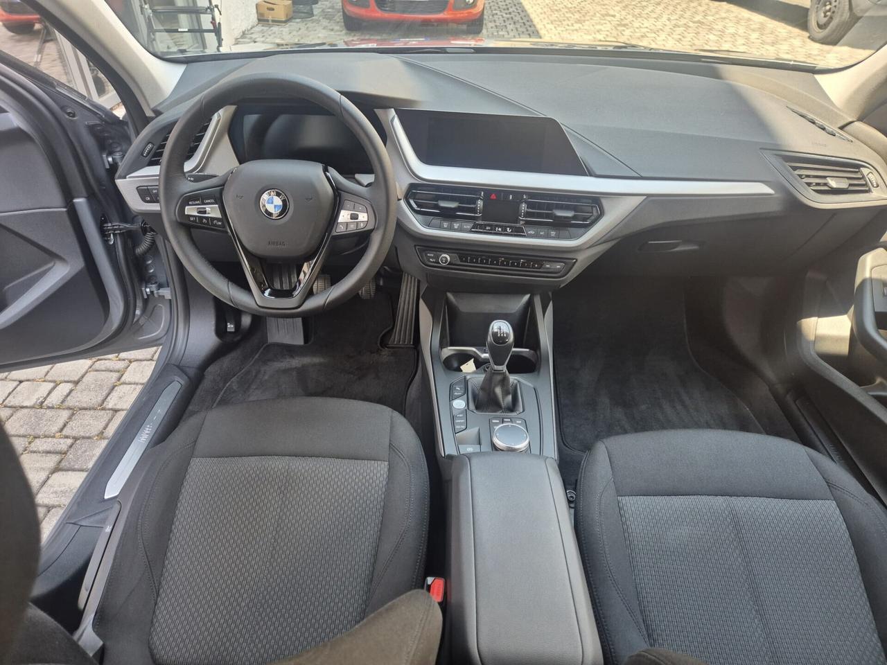 Bmw 116i 5p. Business Advantage OK NEOPATENTATI