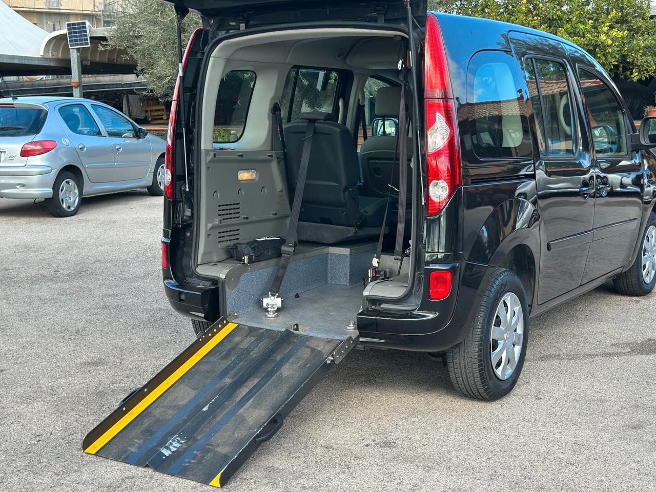 Renault Kangoo 1.5 dCi 105CV 5 porte Pianale Ribassato con Pedana