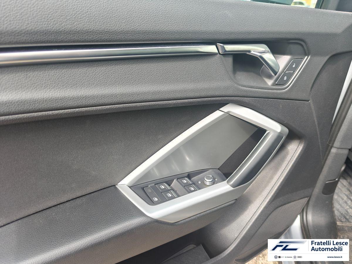 Audi Q3 35 2.0 tdi Business s-tronic (Pronta Consegna)
