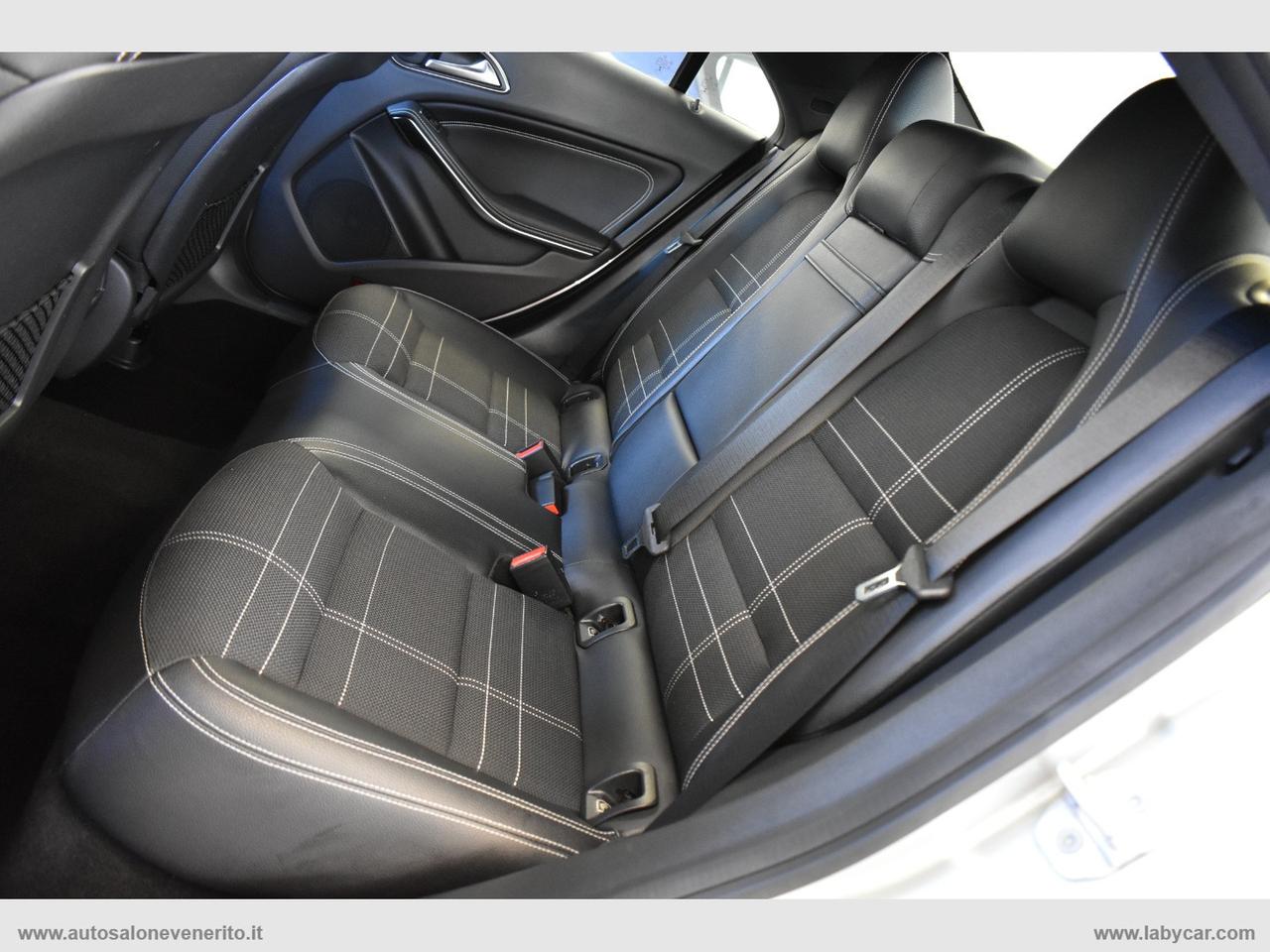 MERCEDES-BENZ CLA 200 d Automatic Premium Dark Night