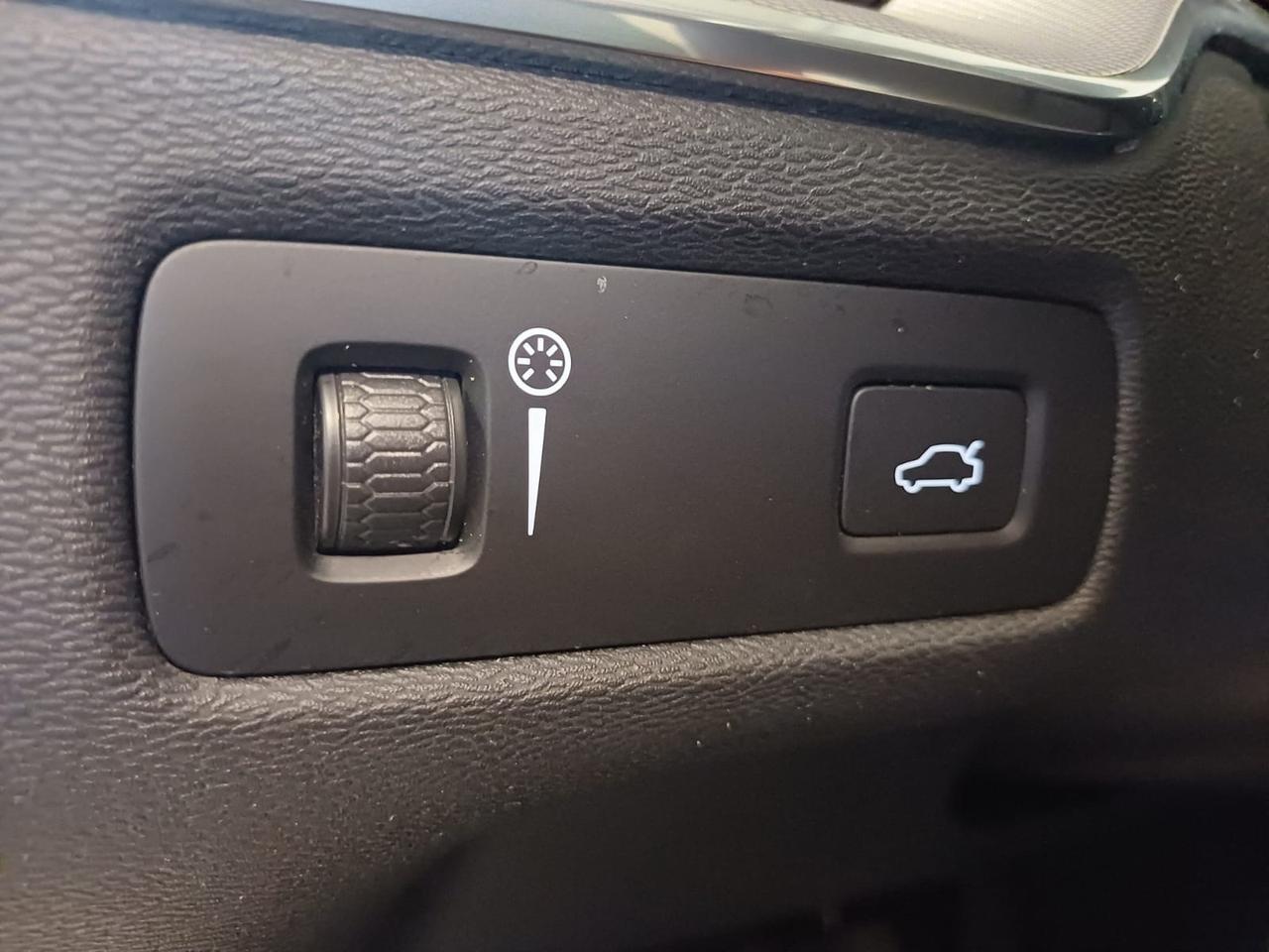 Volvo XC 60 XC60 B4 (d) AWD Geartronic Inscription