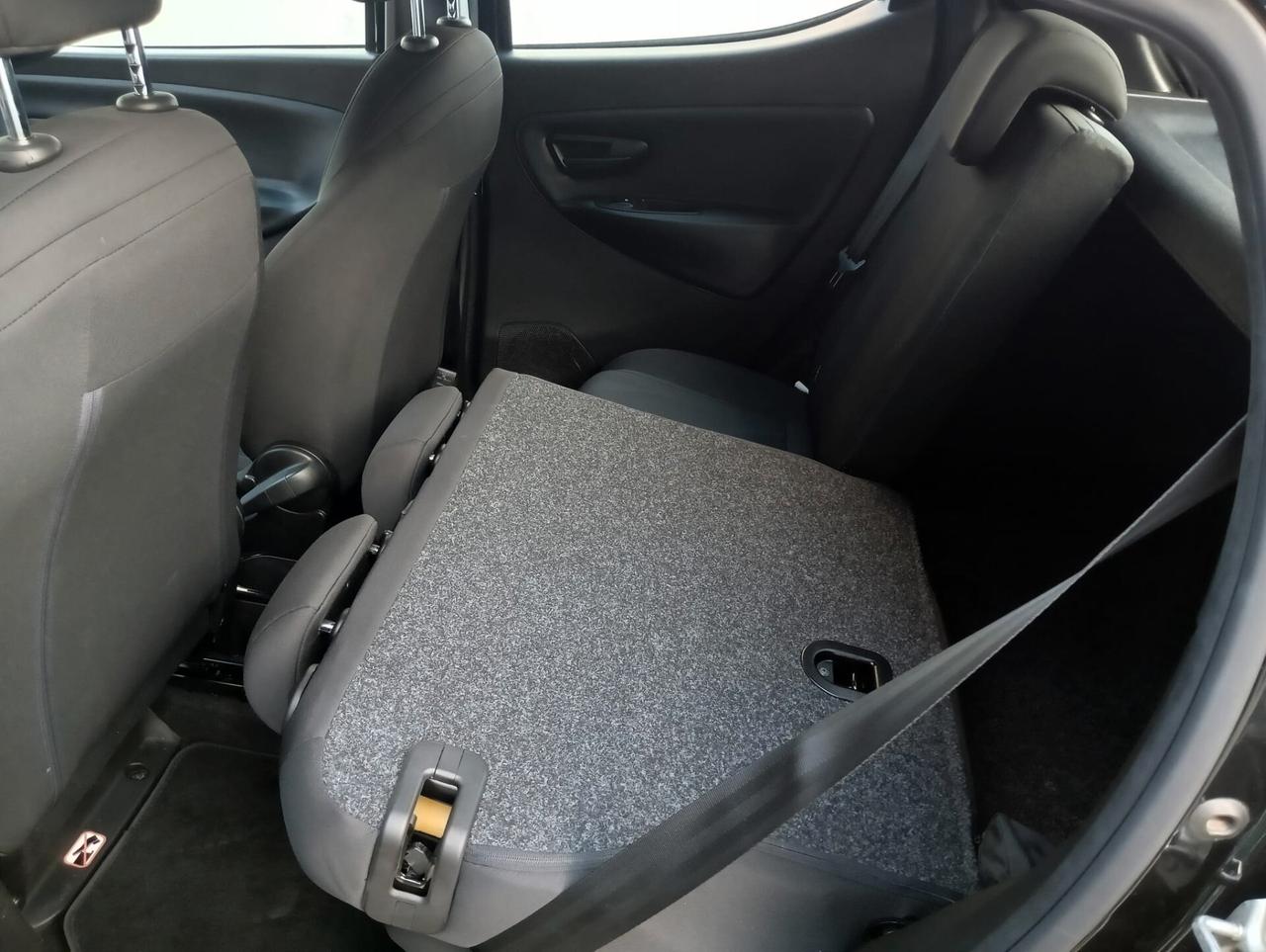 Lancia Ypsilon 1.0 FireFly 5 porte S&S Hybrid Ecochic Gold