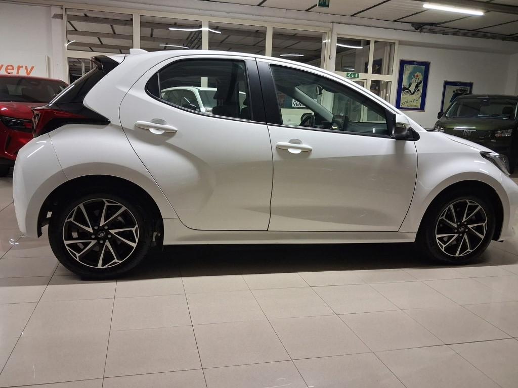 TOYOTA Yaris 4ª serie - Yaris 1.5 Hybrid 5 porte Trend