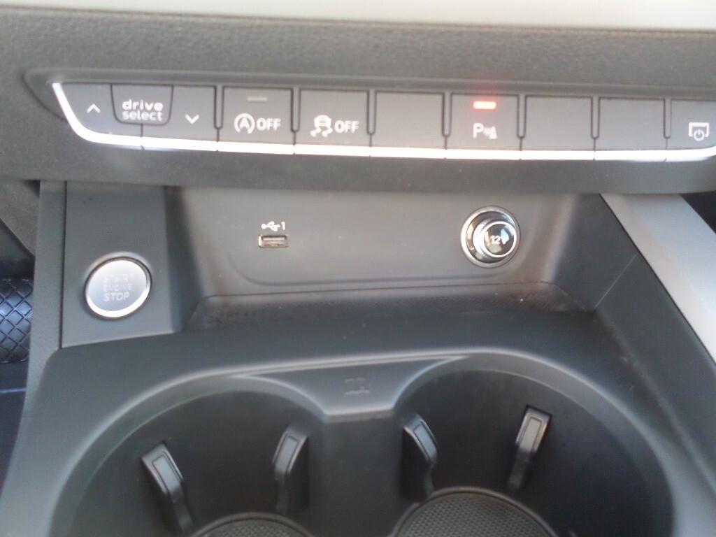 Audi A4 Avant 40 TDI quattro S tronic Business Advanced