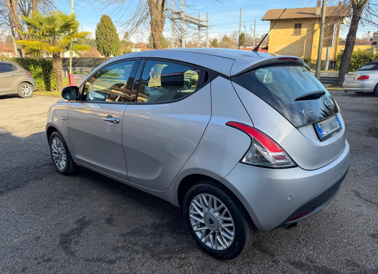 Lancia Ypsilon 1.2 69 CV 5 porte Gold