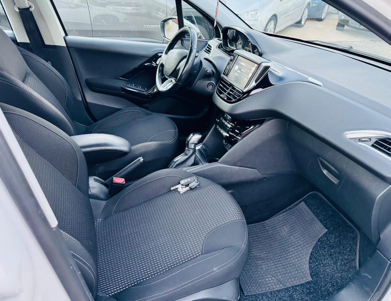 Peugeot 208 PureTech 82 5 porte Allure Ok Neopatentati