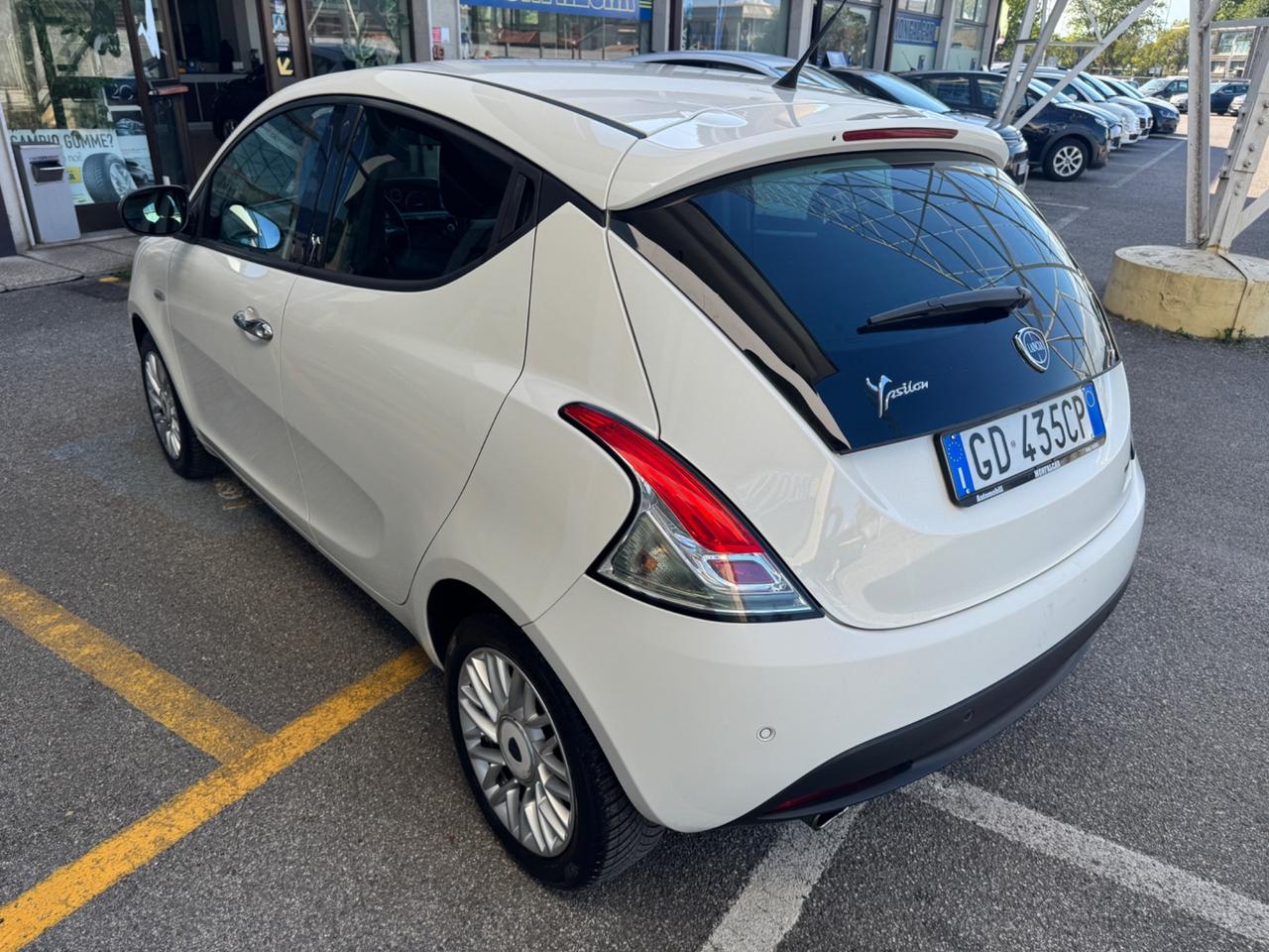 Lancia Ypsilon 0.9 TwinAir 85 CV Platinum 2013