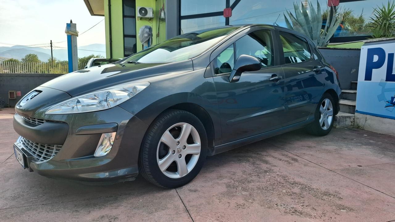 Peugeot 308 1.6 HDi 110CV 5p. 2-Tronic Premium-Automatica-Gancio Traino