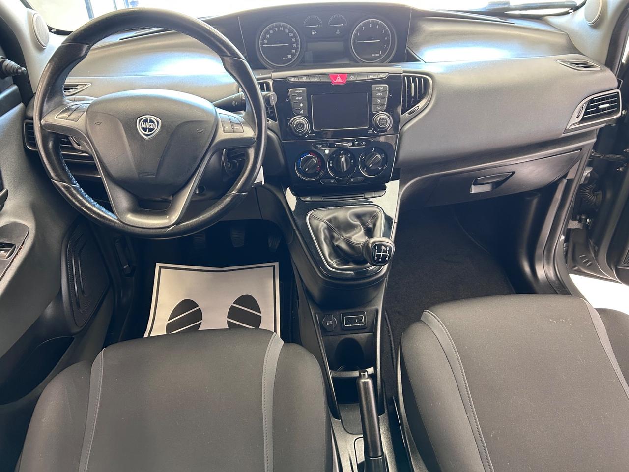 Lancia Ypsilon 1.2 69 CV 5 porte Gold