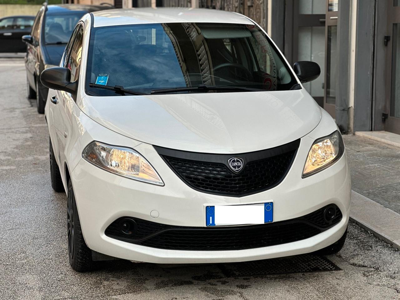 Lancia Ypsilon 1.0 5 porte Hybrid Ecochic Gold