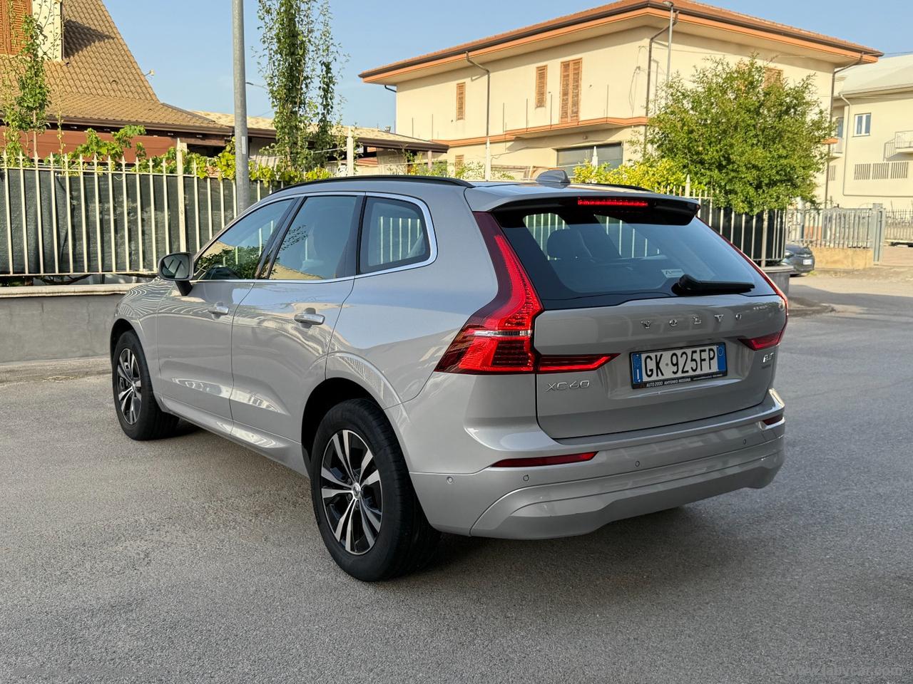 VOLVO XC60 B4 (d) AWD Geartronic Momentum Pro