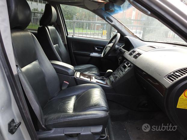 VOLVO - XC90 - 2.4 D5 aut. AWD Opt.
