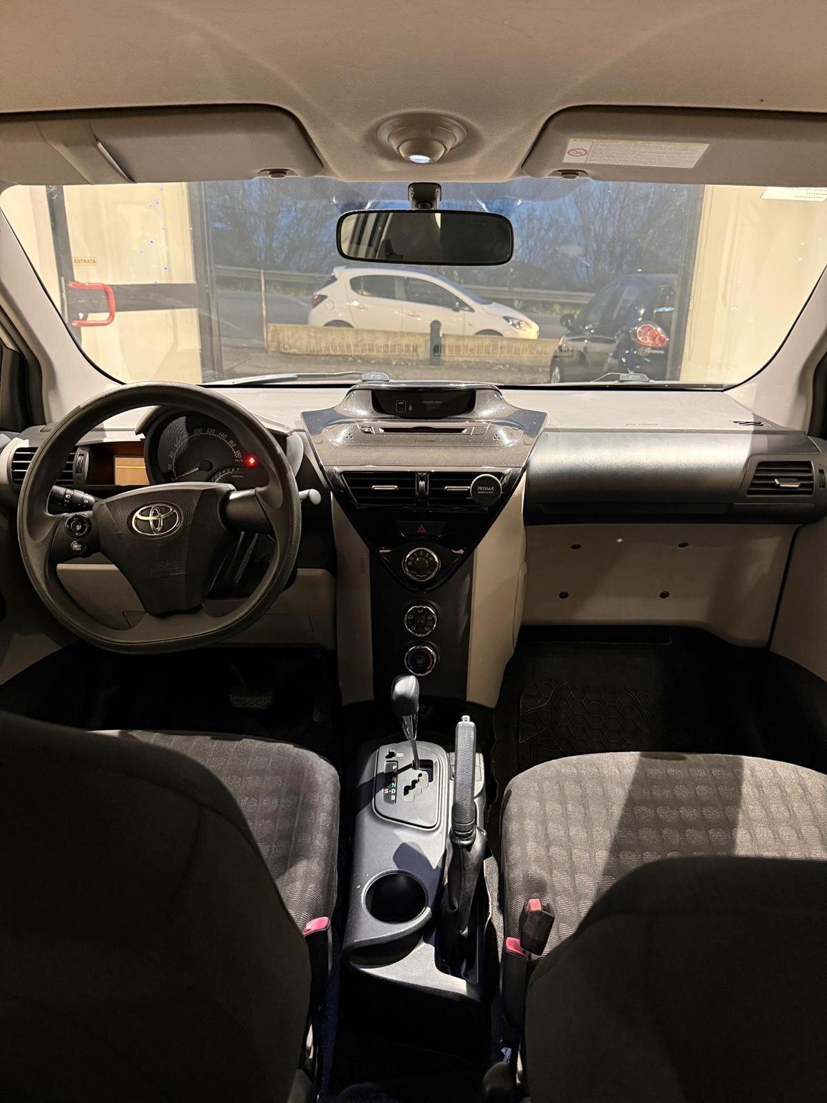 Toyota iQ 1.0 Sol