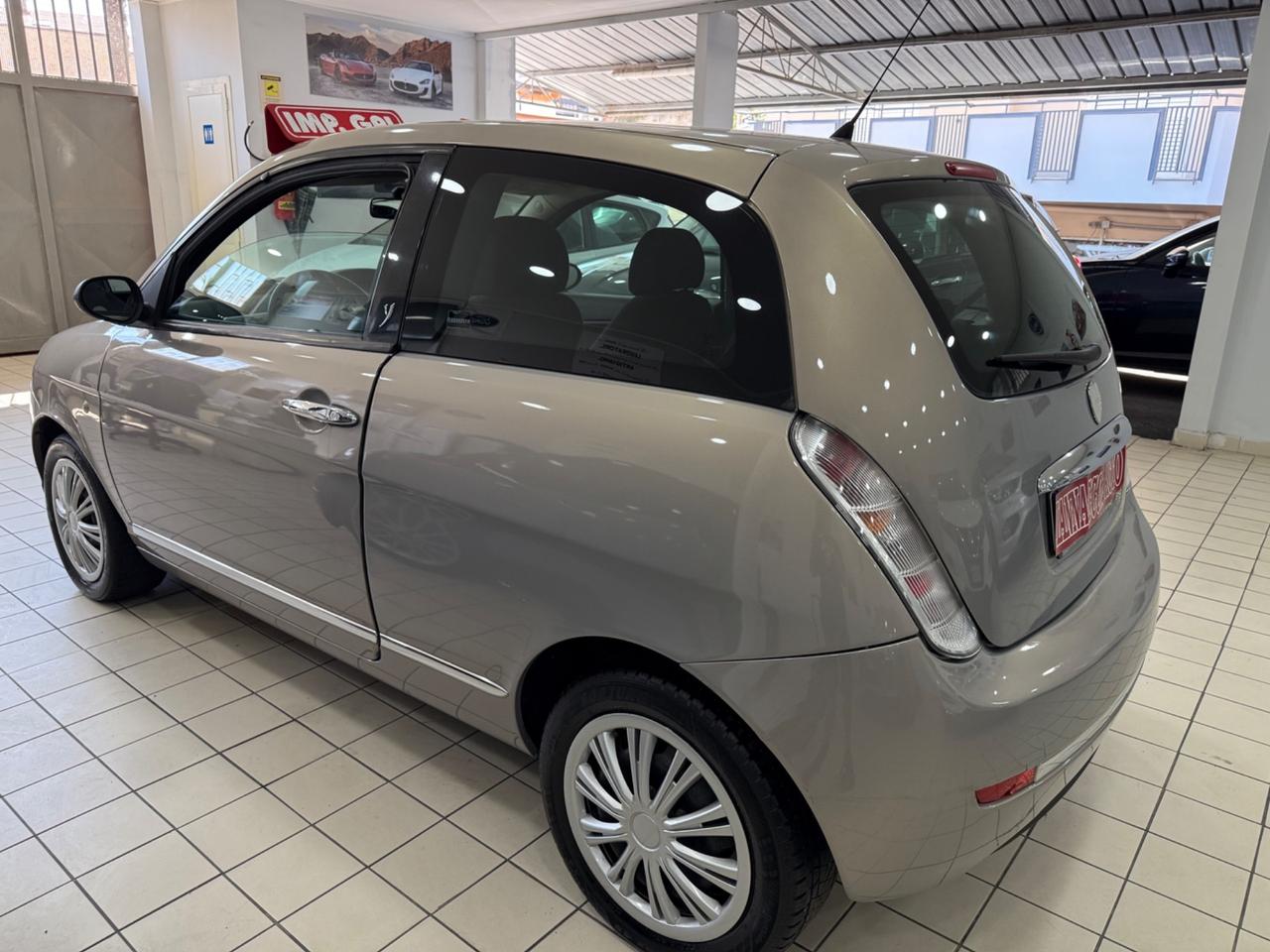Lancia Ypsilon 1.2 gpl 150 mila km