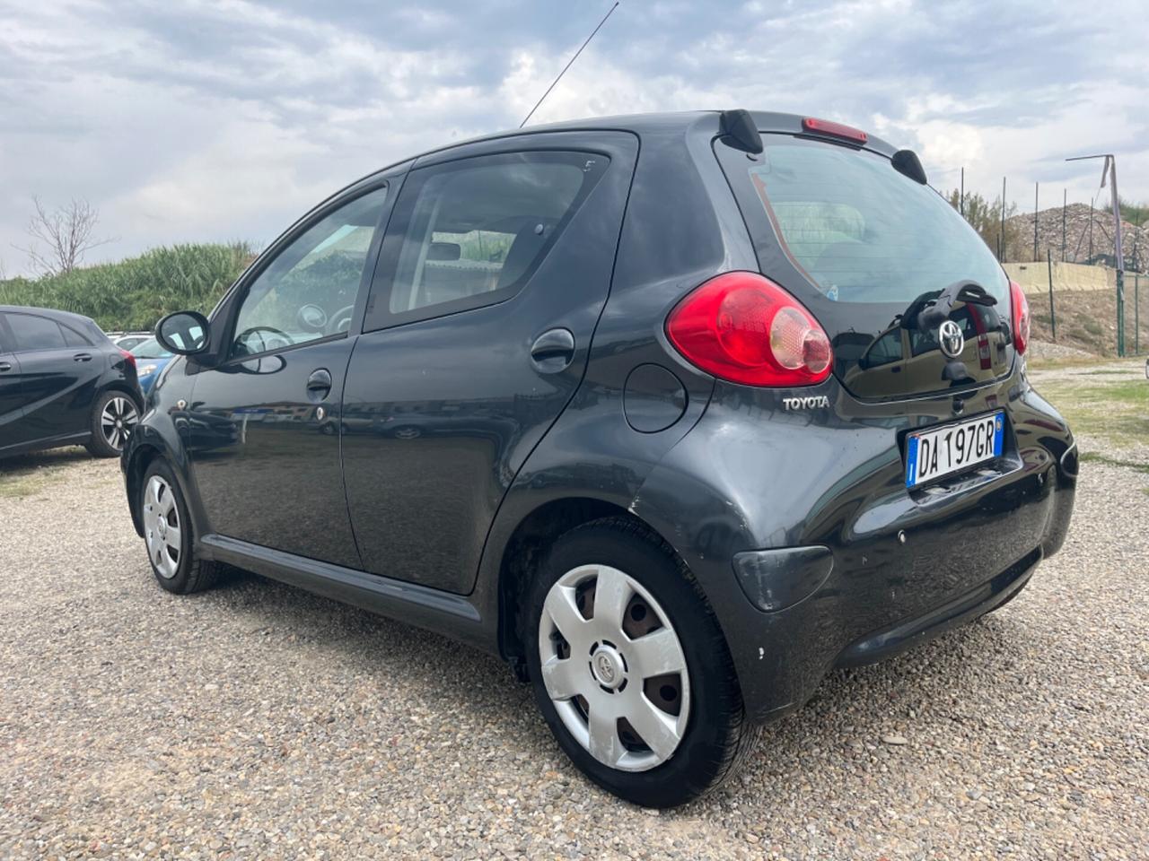 Toyota Aygo 1.0 12V VVT-i 5 porte Sol 130.000 km