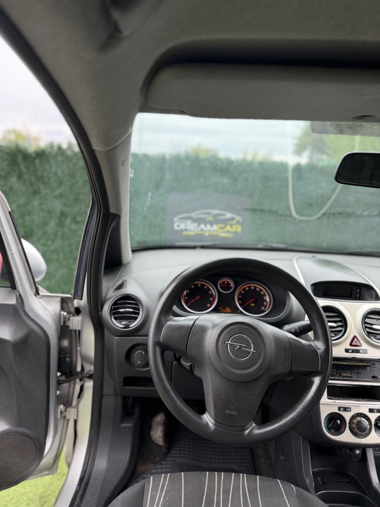 Opel CORSA 2008 1.2 BENZINA NEOPATENTATI COUPE
