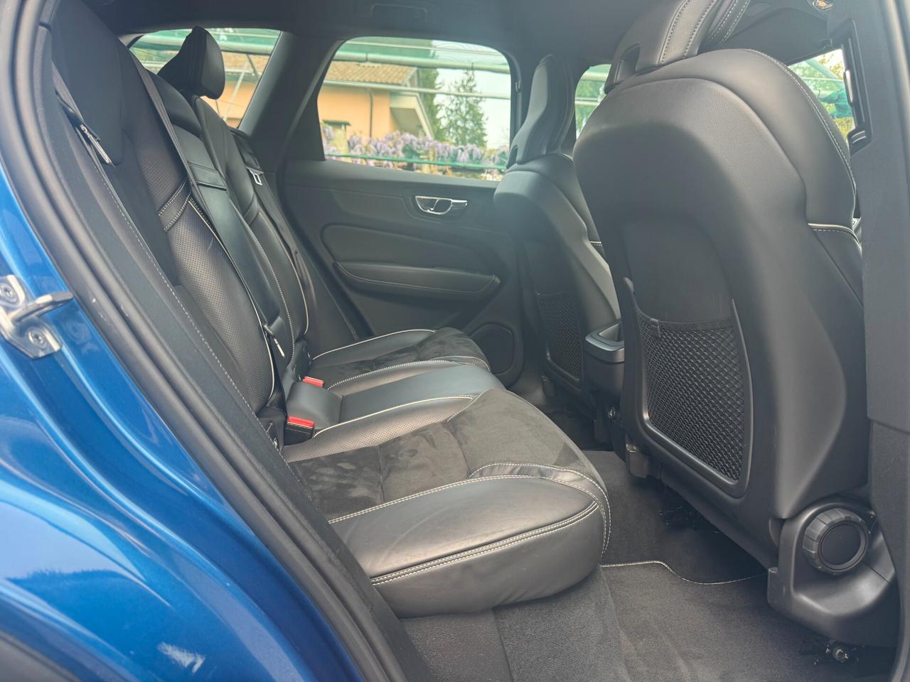 Volvo XC 60 XC60 D4 AWD Geartronic R-design