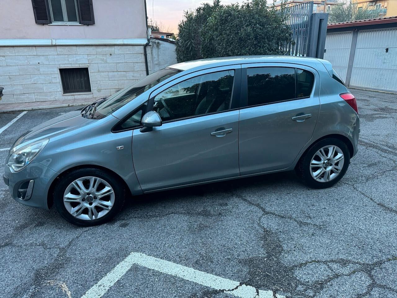 Opel Corsa 1.2 GPL neopatentati