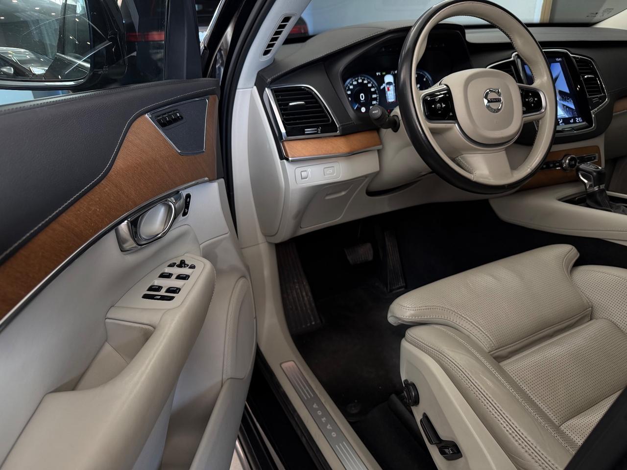 Volvo XC 90 XC90 B5 (d) AWD Geartronic 7 posti Momentum