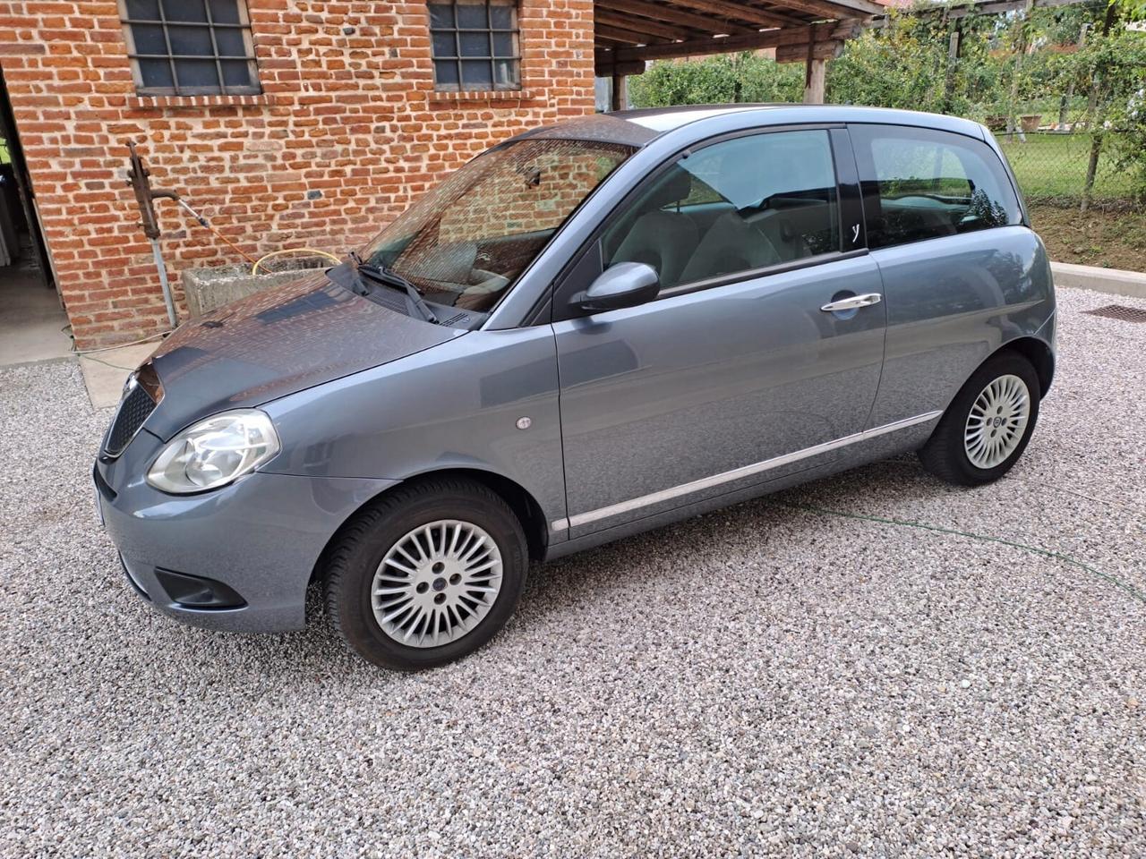 Lancia Ypsilon 1.2 Argento