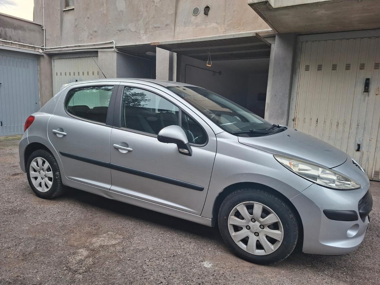 Peugeot 207 auto