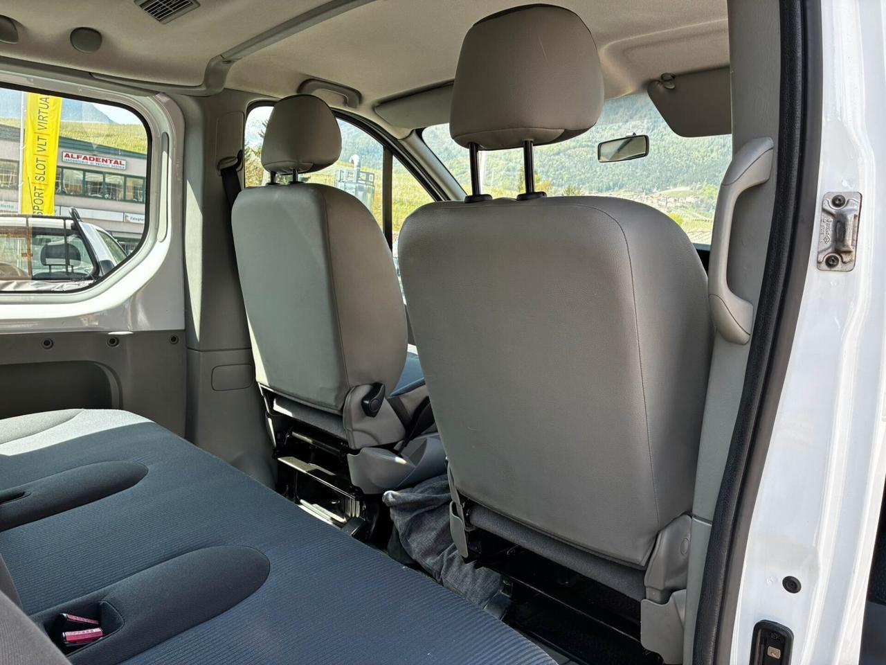 OPEL VIVARO 2.0 CDTI 8POSTI PASSO LUNGO GANCIO TRAINO KM115MILA