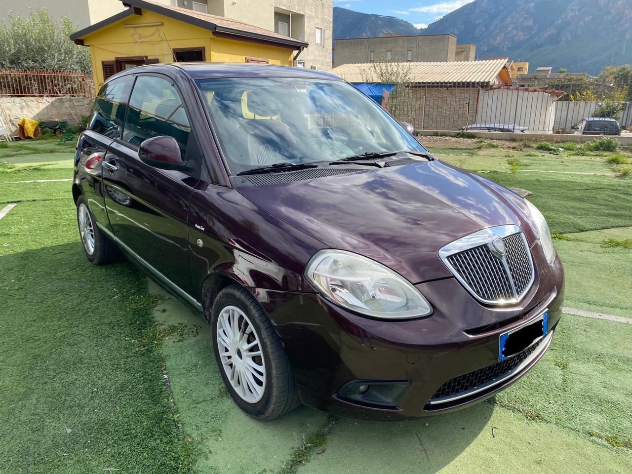 Lancia Ypsilon 1.3 MJT 75 CV AUTOMATICA