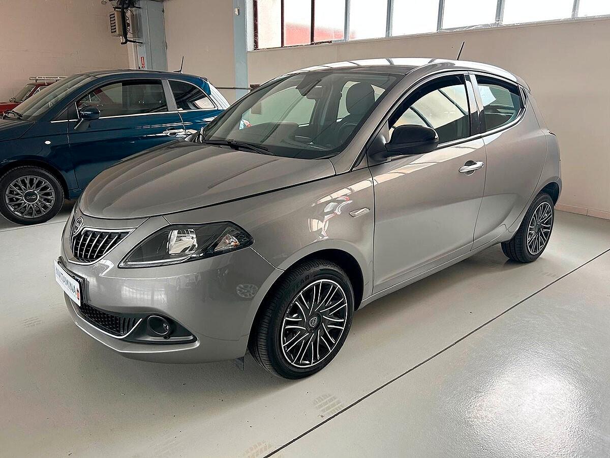 Lancia Ypsilon 1.0 FireFly 5 porte S&S Hybrid Ecochic Gold