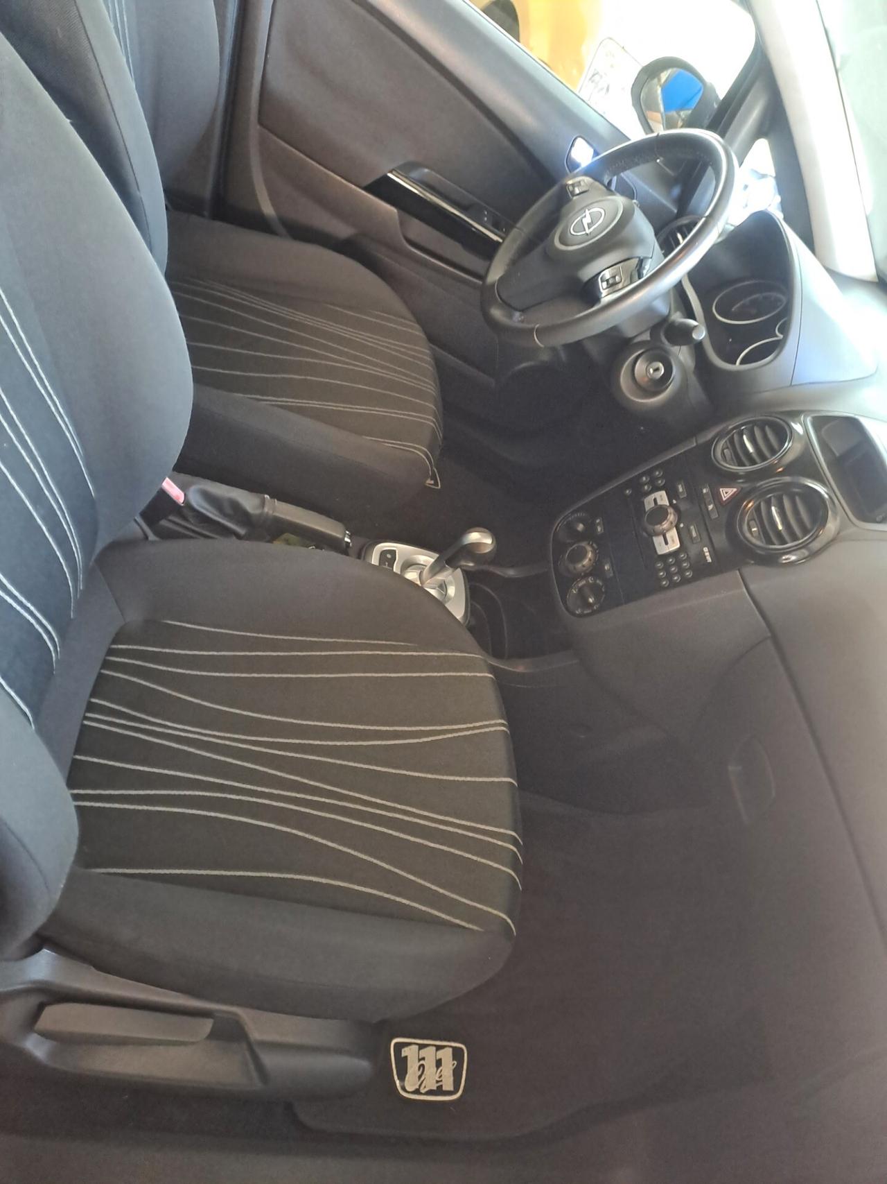 Opel Corsa 1.4 16V 5 porte Cosmo automatico