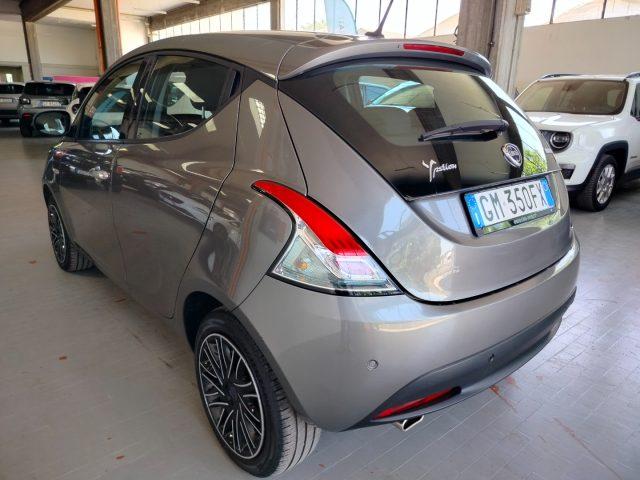 LANCIA Ypsilon 1.0 Hybrid Gold
