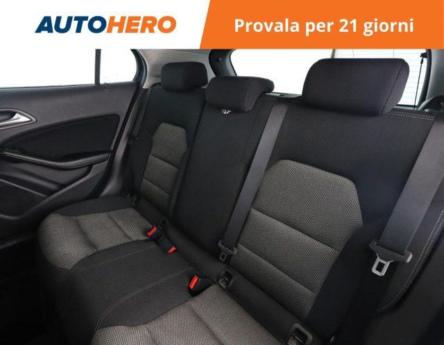 MERCEDES-BENZ GLA 180 Business