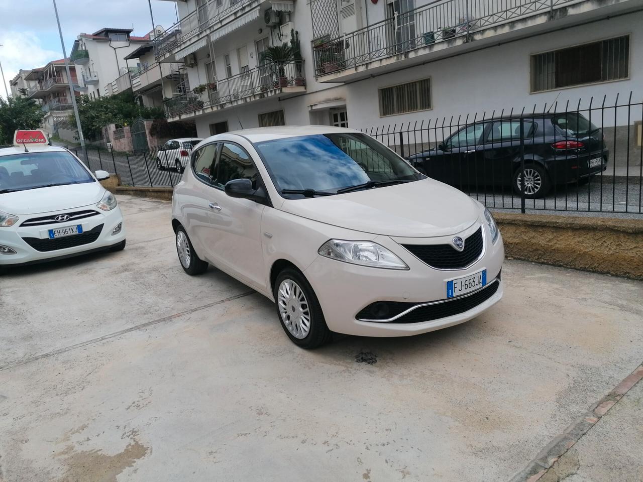 Lancia Ypsilon 1.2 69 CV 5 porte Gold