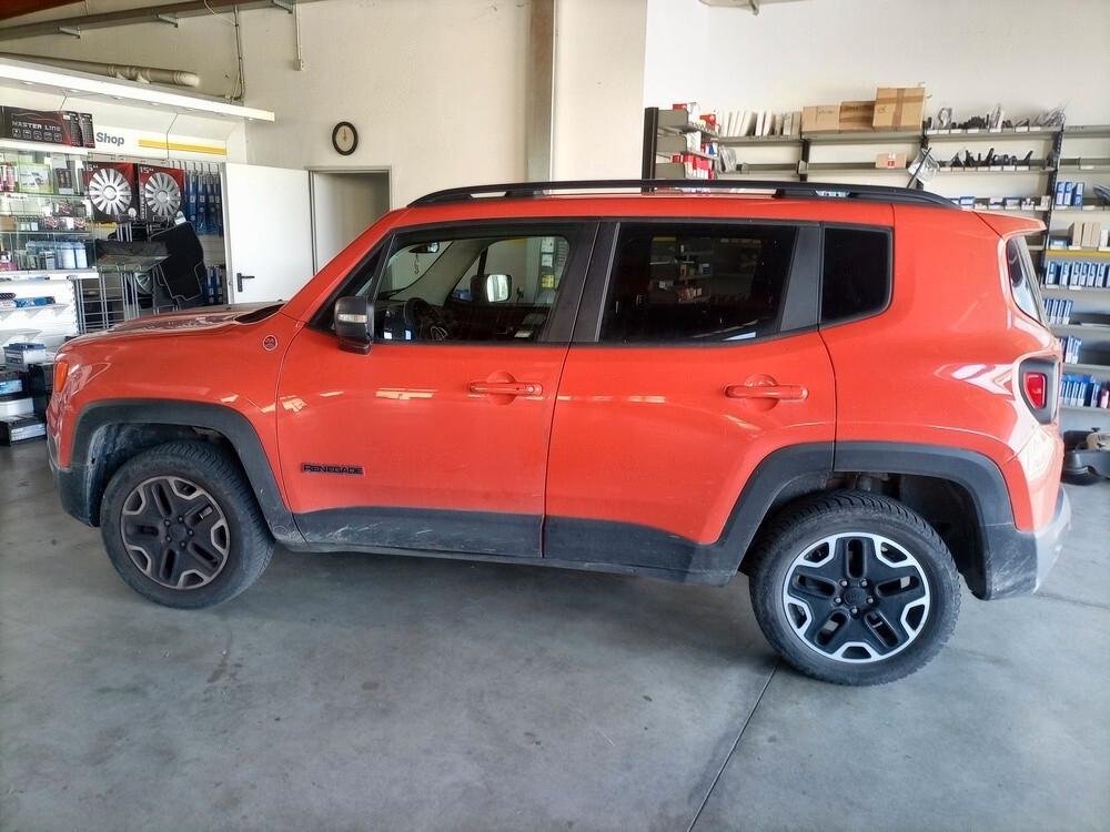 Jeep Renegade 2.0 Mjt 170CV 4WD Active Drive Low Trailhawk - gancio traino