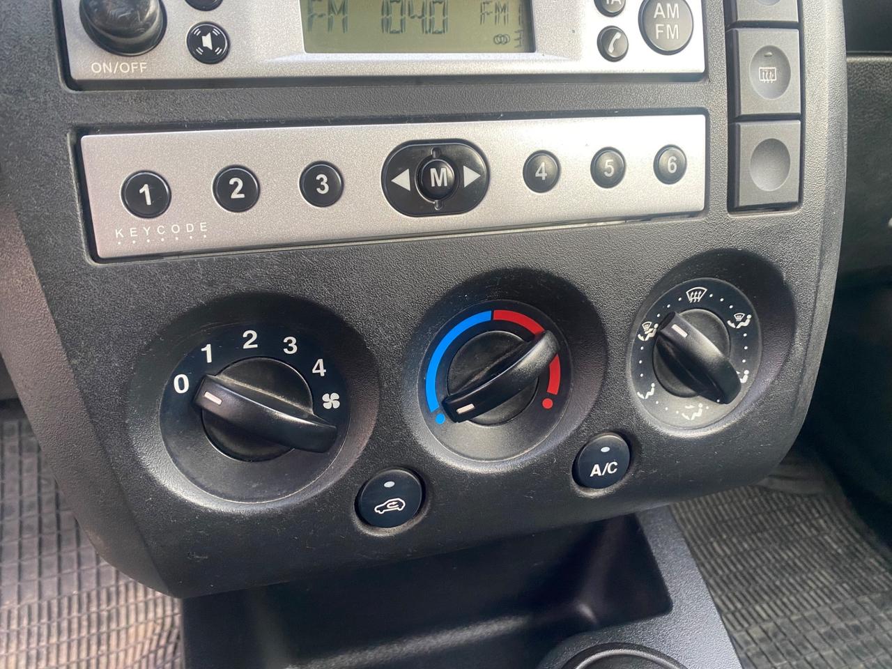 Ford Fiesta 1.4 TDCi 5p. UNICO PROPRIETARIO