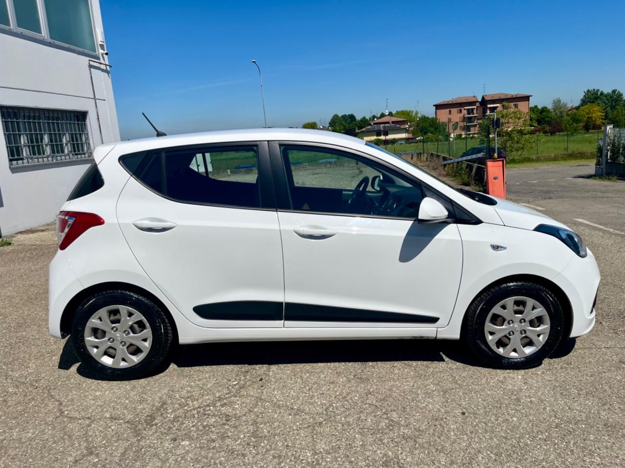 Hyundai i10 1.0benz 2015 64.000km cambio automatico perfetta