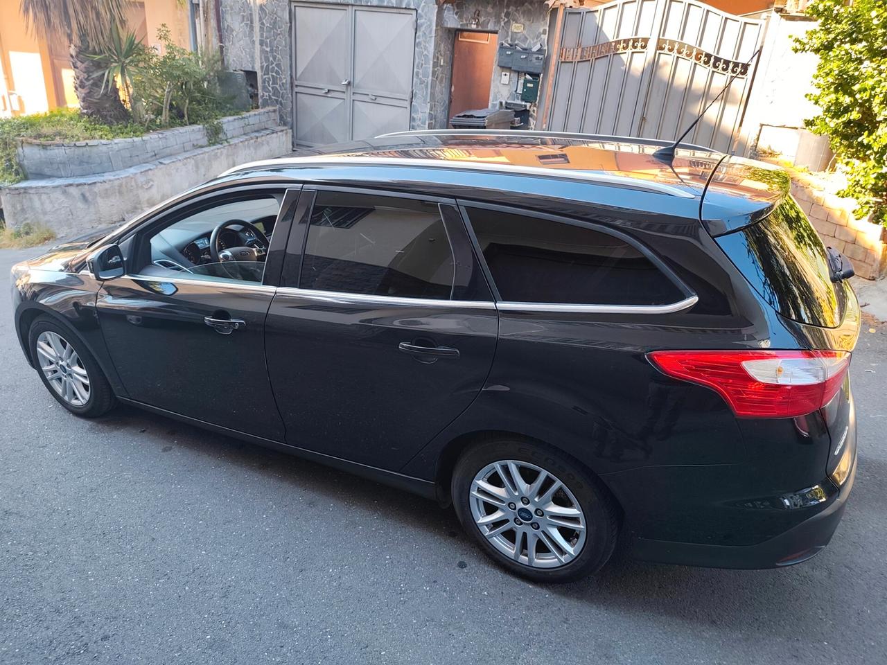 Ford Focus 1.6 120 CV GPL SW Titanium Leggi