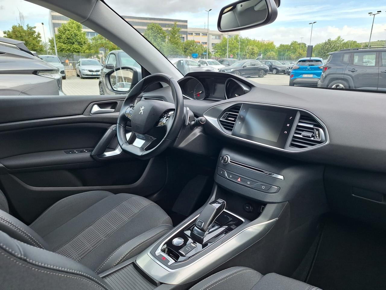 Peugeot 308 BlueHDi Business Cambio Automatico UNICO PROPRIETARIO IVA ESPOSTA