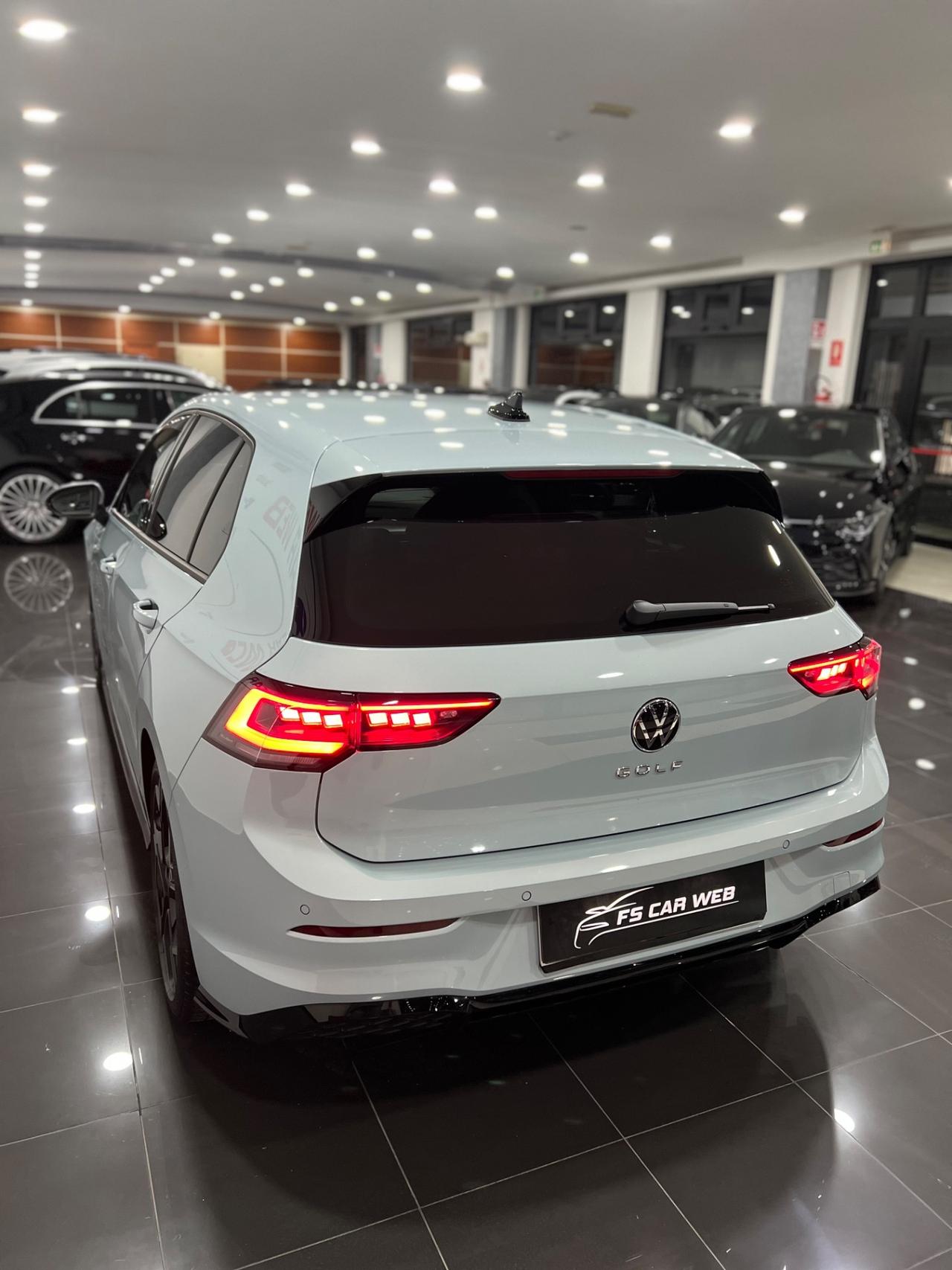 VOLKSWAGEN GOLF 8.5 2.0 TDI DSG R-Line Plus 150 cv