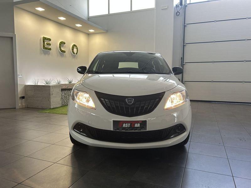 Lancia Ypsilon 1.0 FireFly 70cv Hybrid Silver