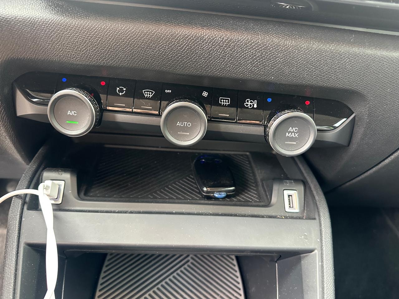 Citroen C4 PureTech 130 (Garanzia 24 Mesi)