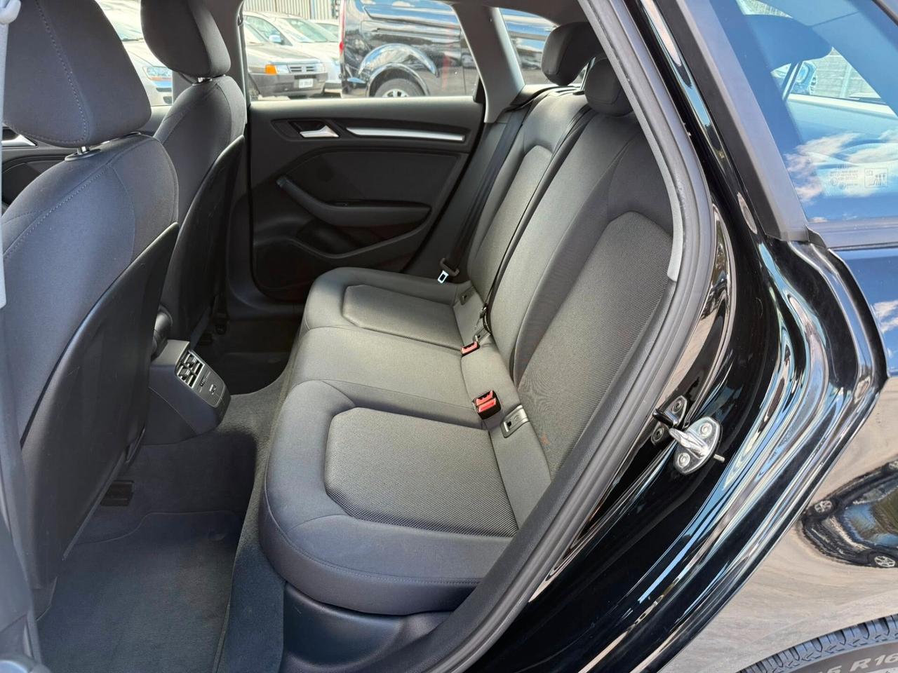 Audi A3 1.6 Tdi 116CV -SPORTBACK-